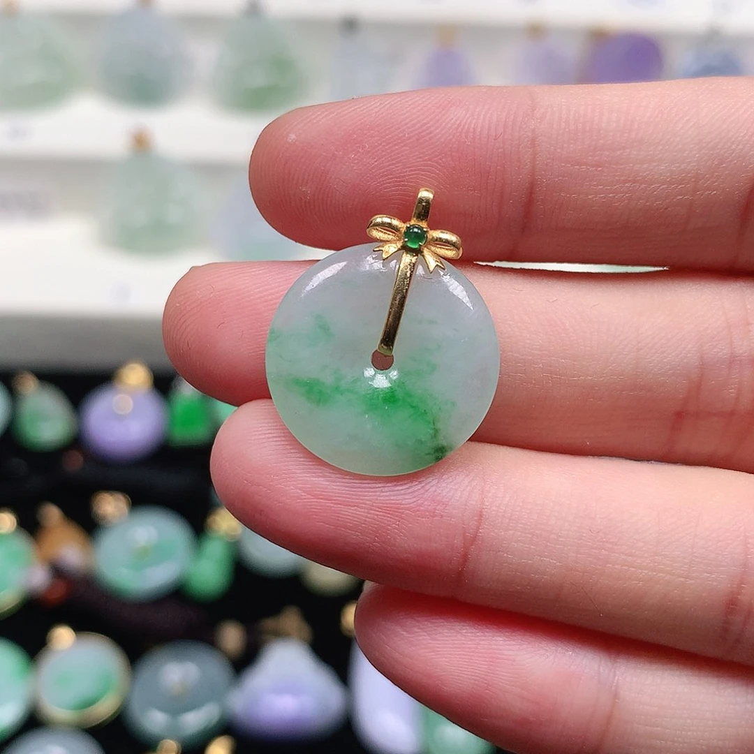 颈饰18K金镶嵌翡翠翡翠吊坠