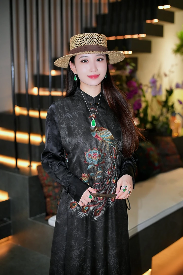 蓝大【流云​​舞​​】新中式桑蚕丝长款连衣裙5546