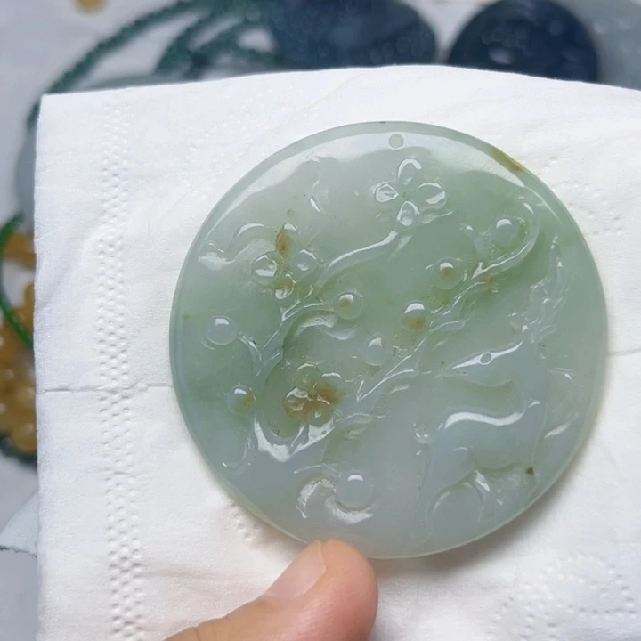 翡翠未镶嵌颈饰挂件