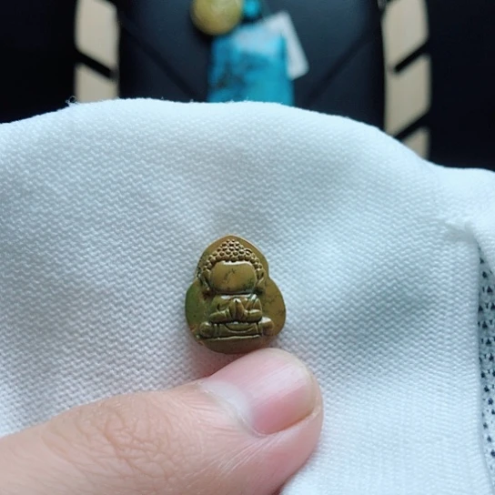 未镶嵌绿松石颈饰