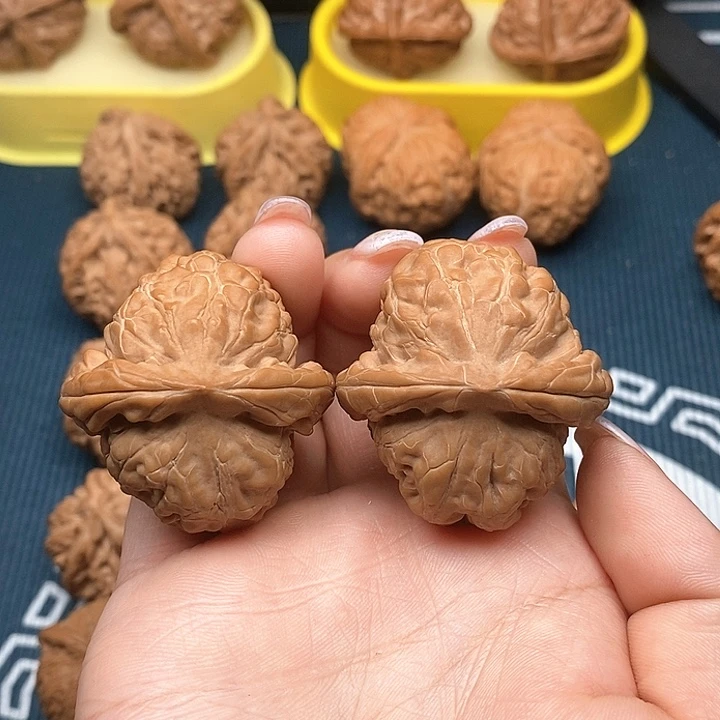 文玩核桃吊坠阿*?金字塔39