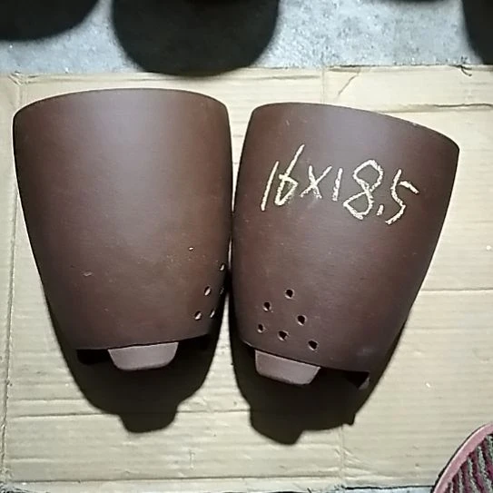 紫砂三角两个紫泥