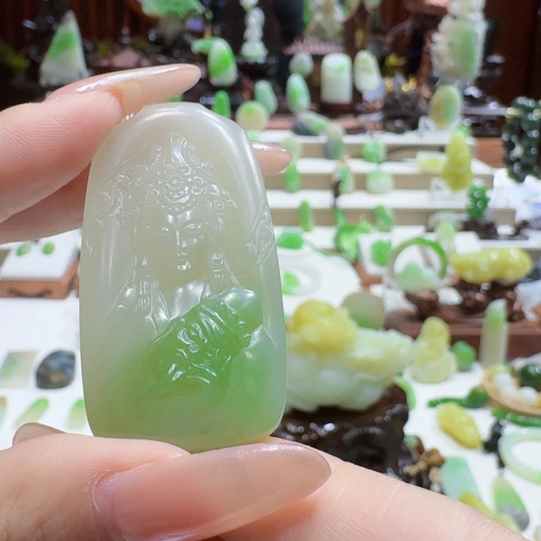 和田玉（翠青玉）未镶嵌挂件翠青扎基拉姆