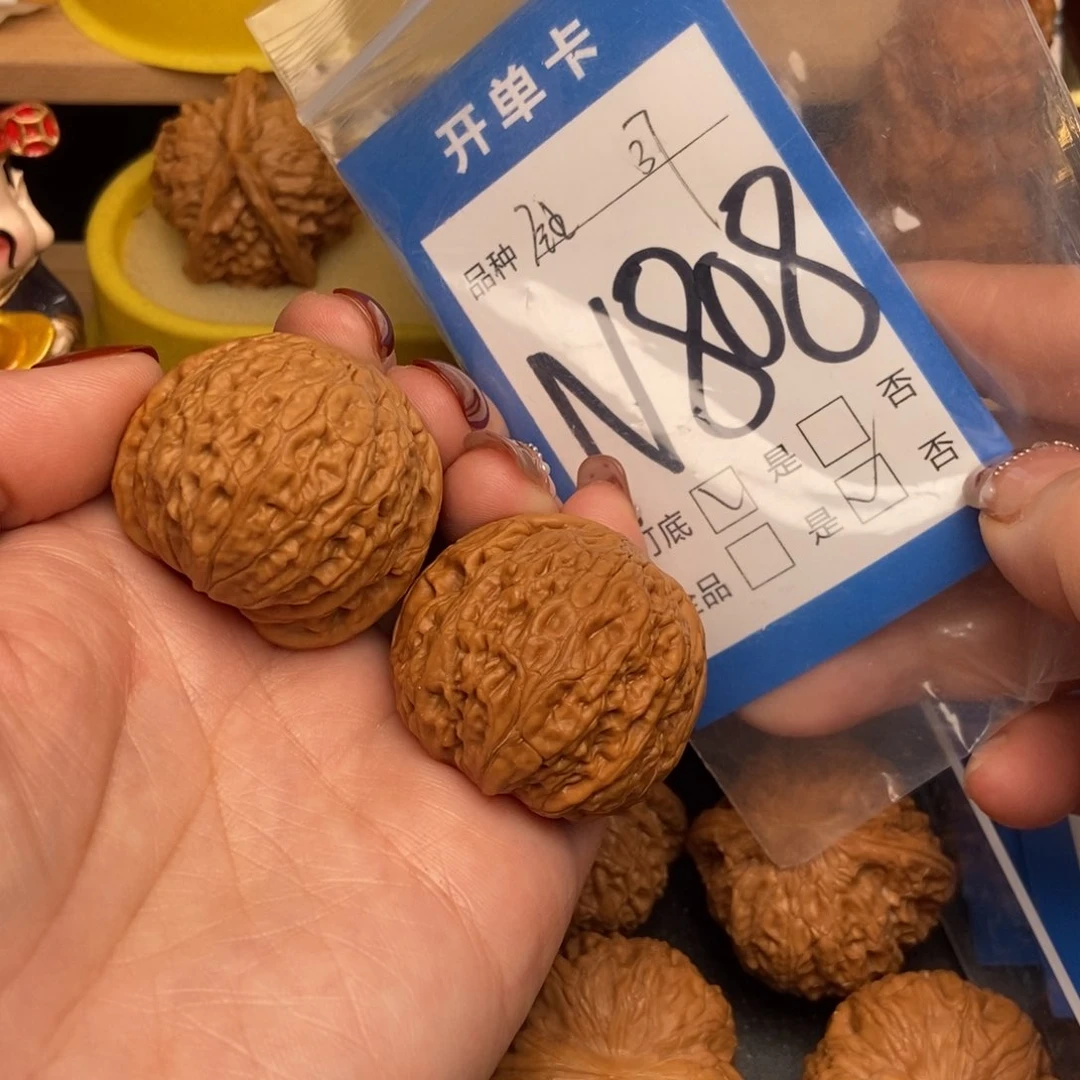 桃核吊坠核桃铁锤妹妹。随便玩玩小龟背