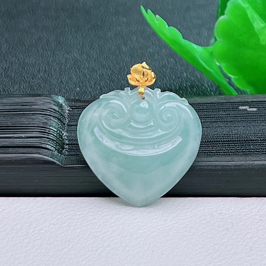 缅甸时尚玉器正品天然A货翡翠飘花飘绿爱心形如意吊坠vt1