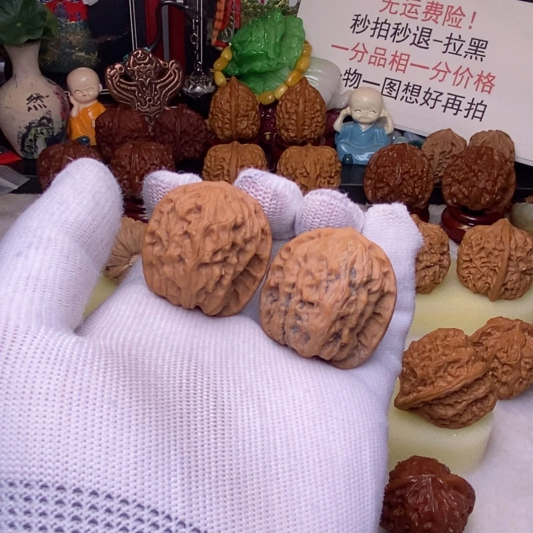 H***e文玩核桃吊坠野狼