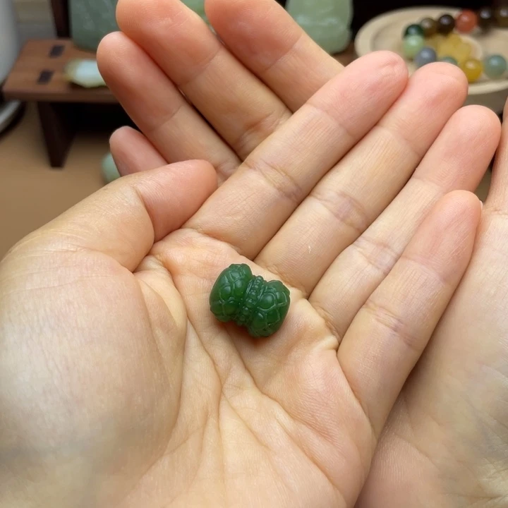 *****颈饰未镶嵌和田玉