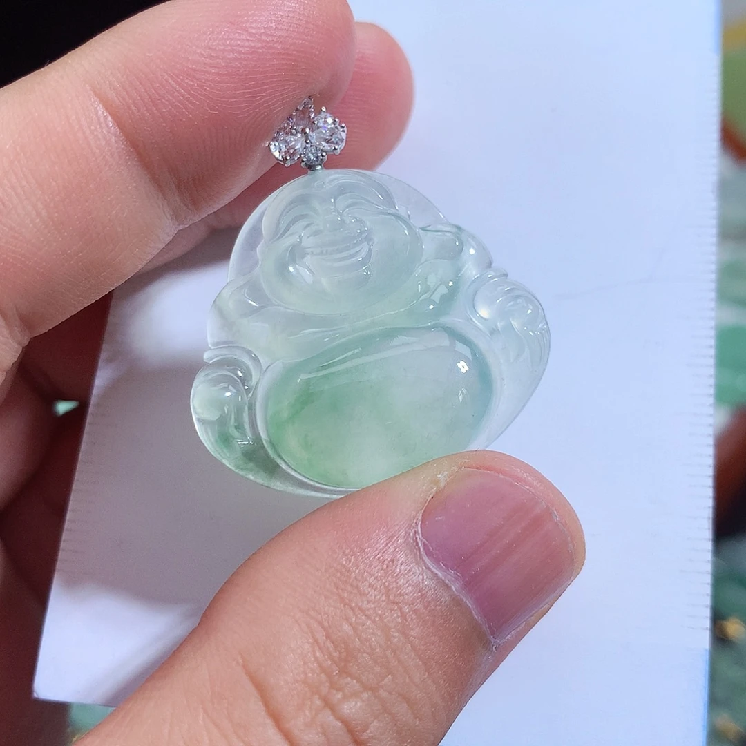 翡翠未镶嵌颈饰佛公