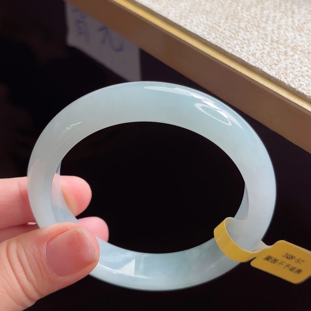 翡翠手镯未镶嵌手镯