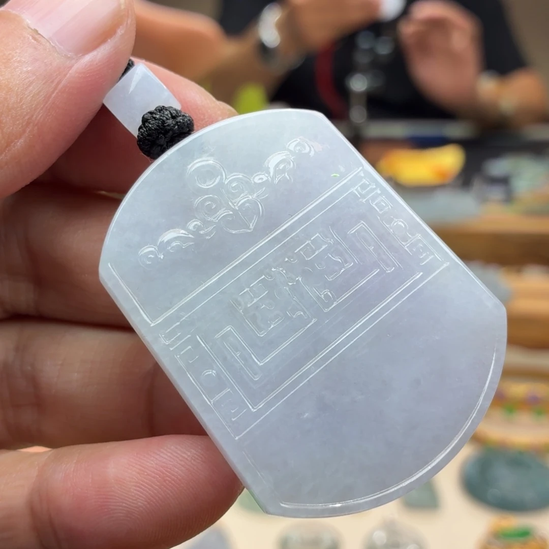 翡翠未镶嵌颈饰挂件