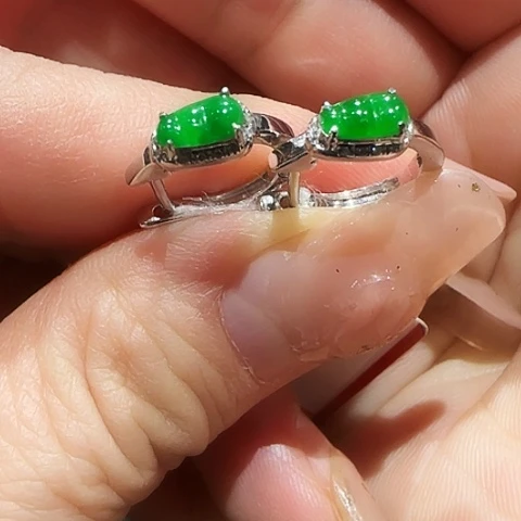 翡翠18K金镶嵌耳饰