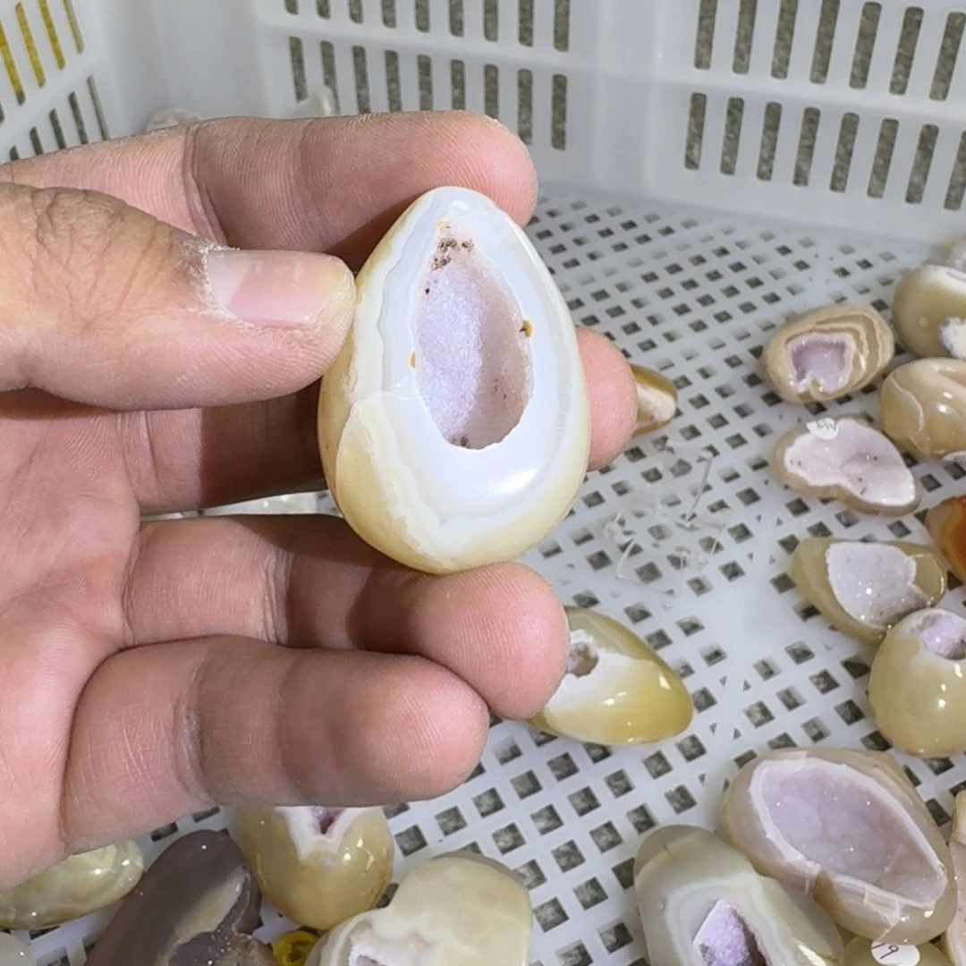 未镶嵌水晶大型摆件（非配饰）