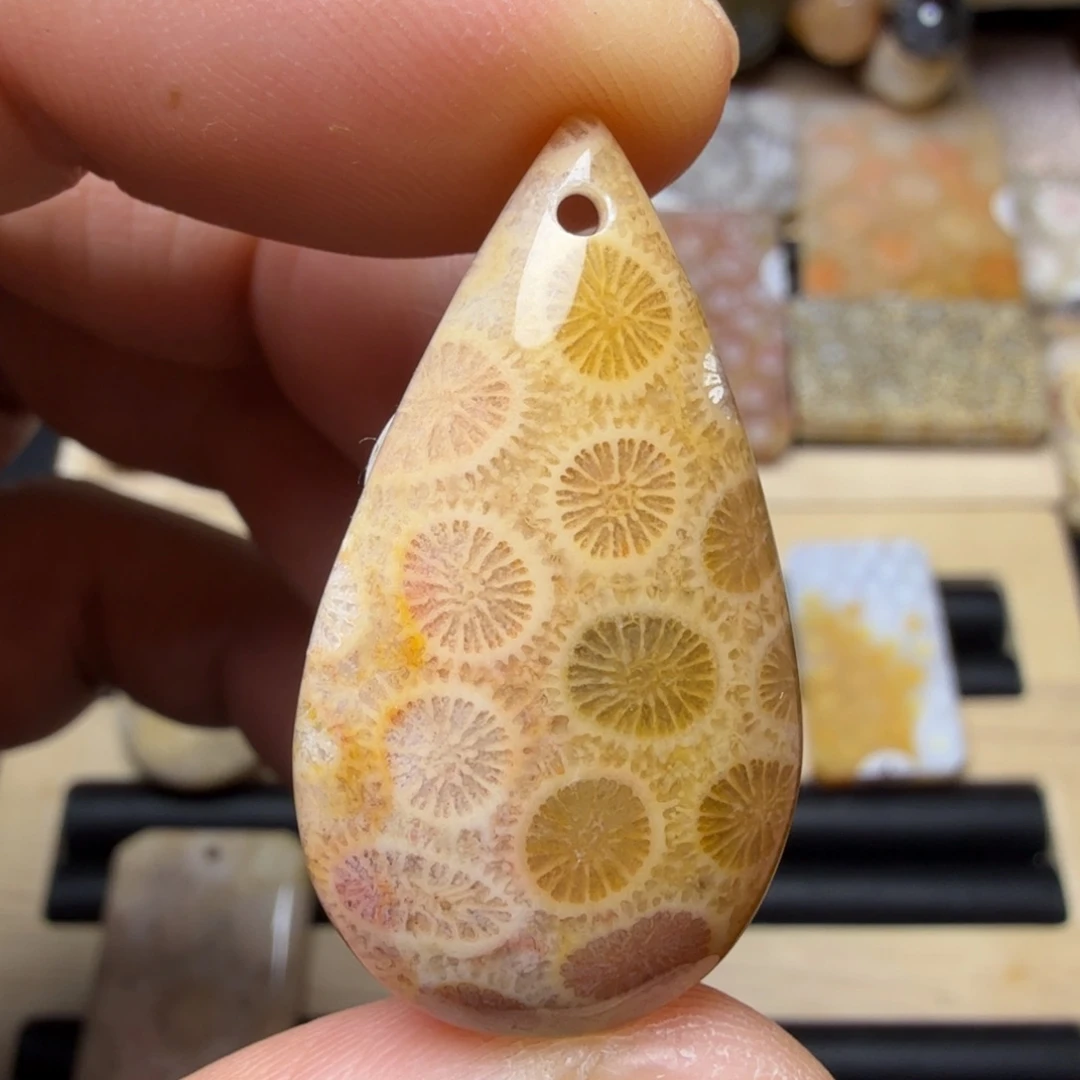 硅化玉未镶嵌纯天然色有机玉石保真色
