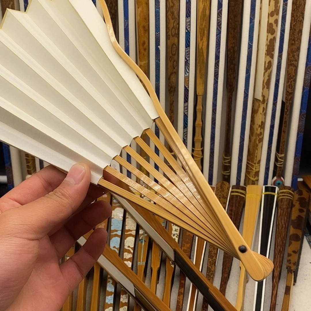 扇子༺****༻777665567877545678888