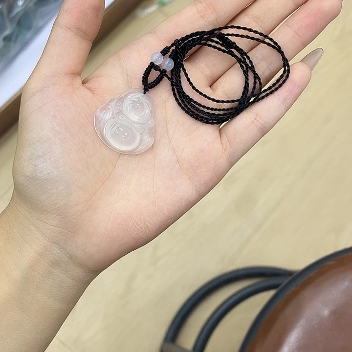 ****.玛瑙/玉髓未镶嵌颈饰