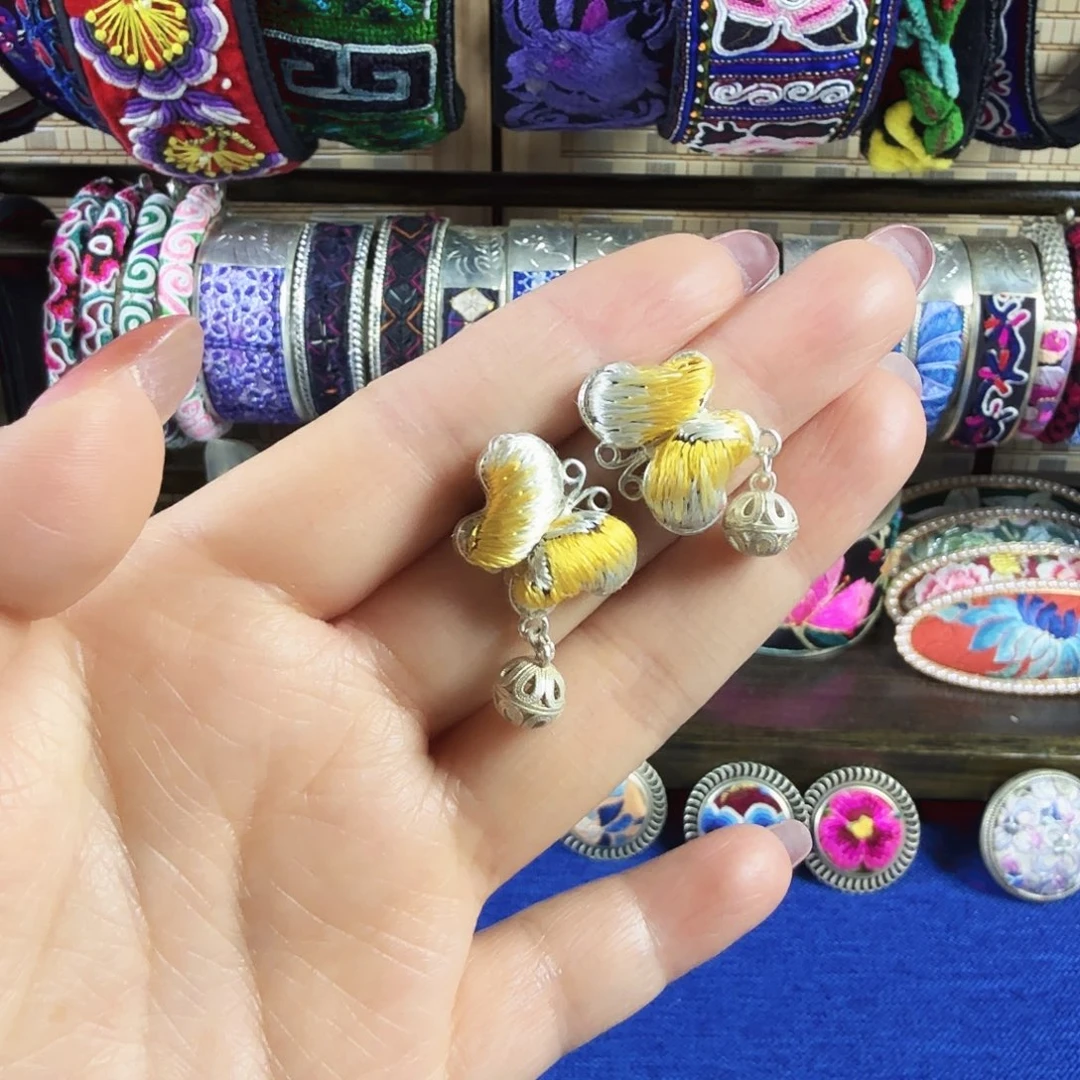 传承非遗刺绣饰品05