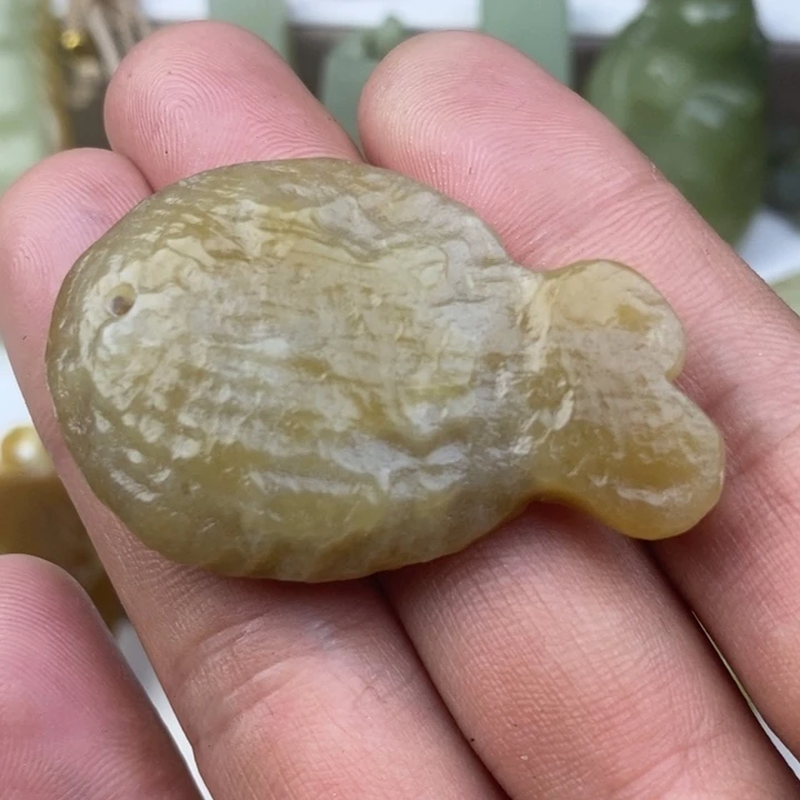 和田玉（糖玉）未镶嵌颈饰