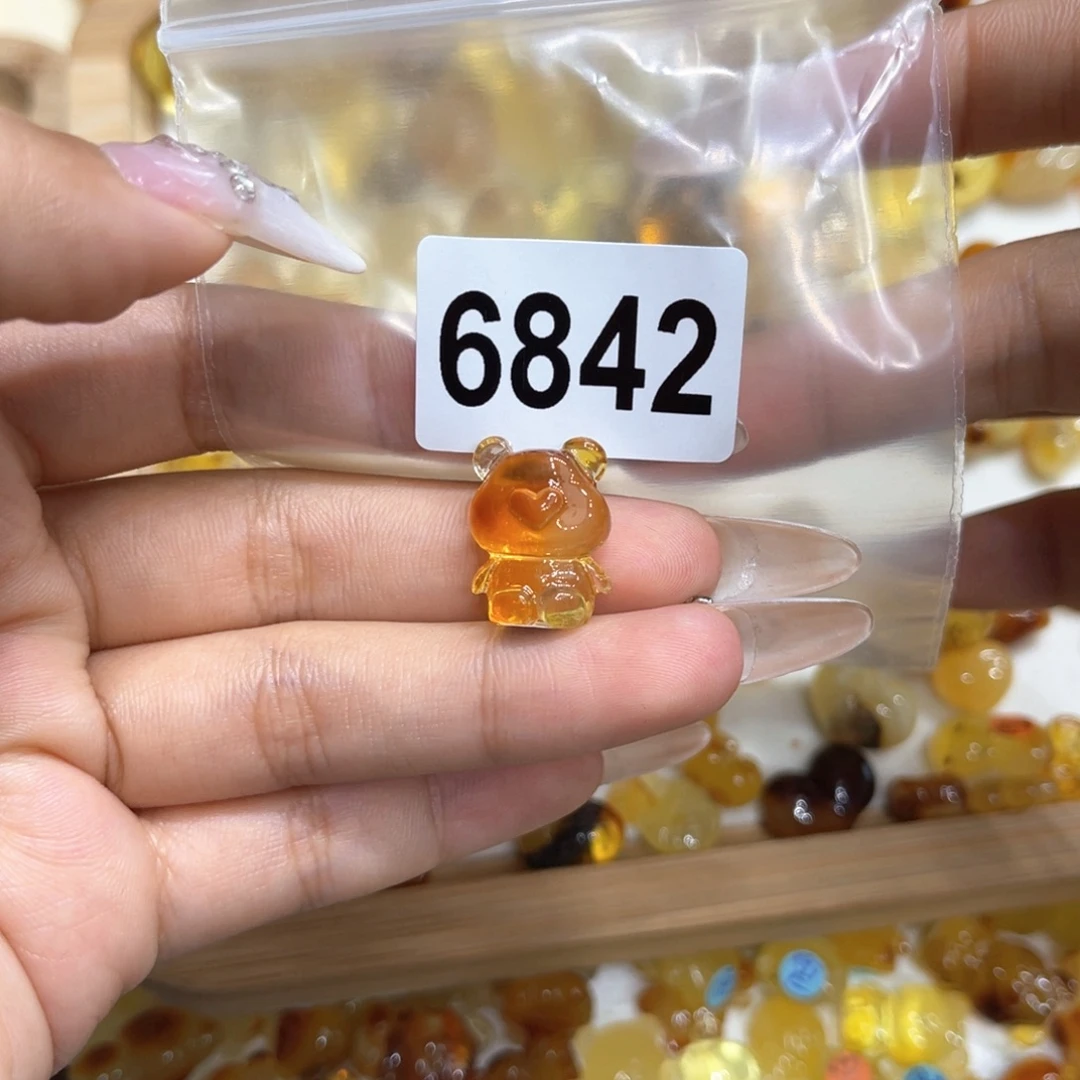 未镶嵌琥珀珠宝奇石