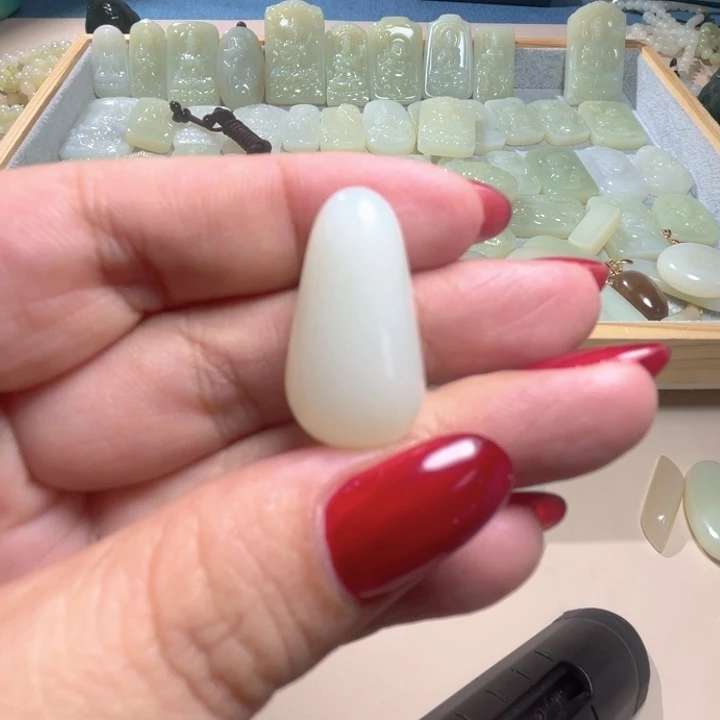 未镶嵌和田玉（糖玉）珠宝半成品