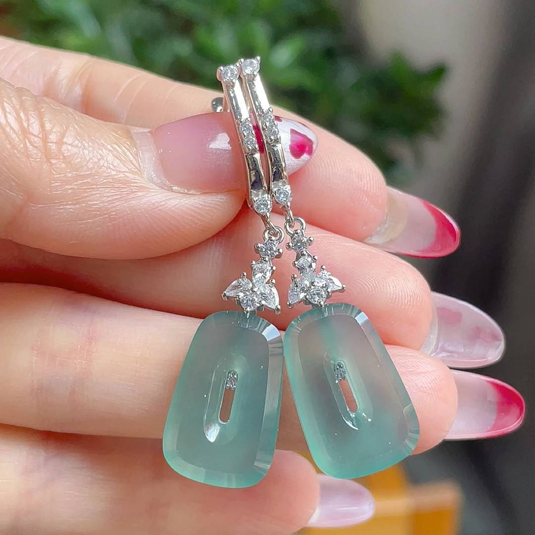 天然翡翠 a 货赵露思，许妍同款，定制产品，联系客服，多样性一件发