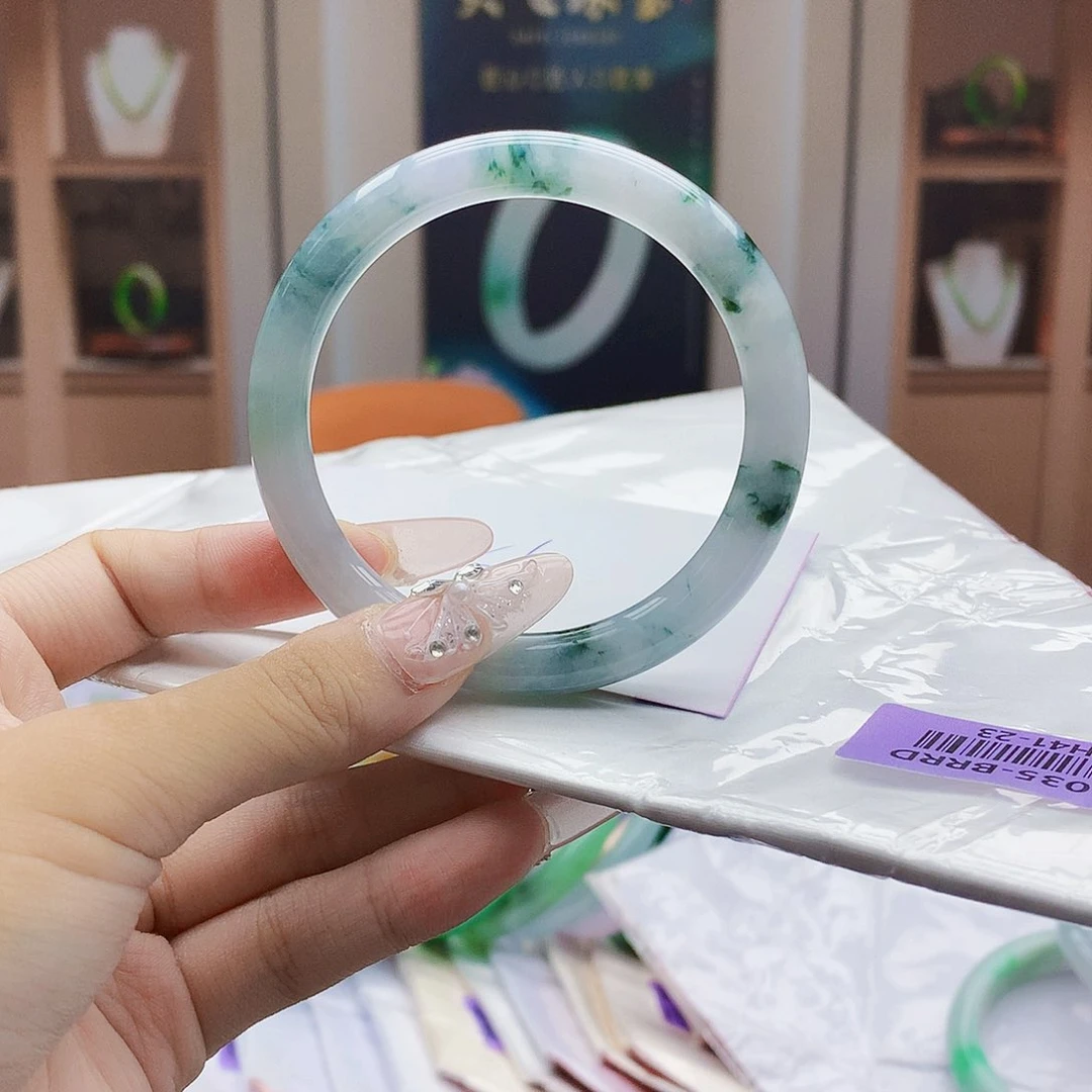 翡翠手镯未镶嵌67889999999999999