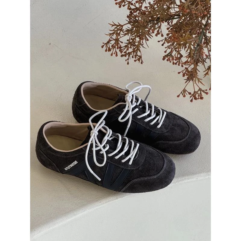 慵懒随性~ 品质升级！ 25ss 反绒拼色系带德训鞋 女117-2303/A13