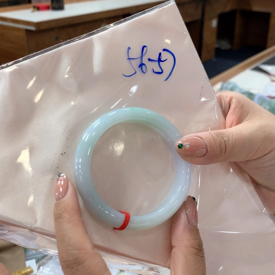 未镶嵌手镯翡翠48小时鉴赏