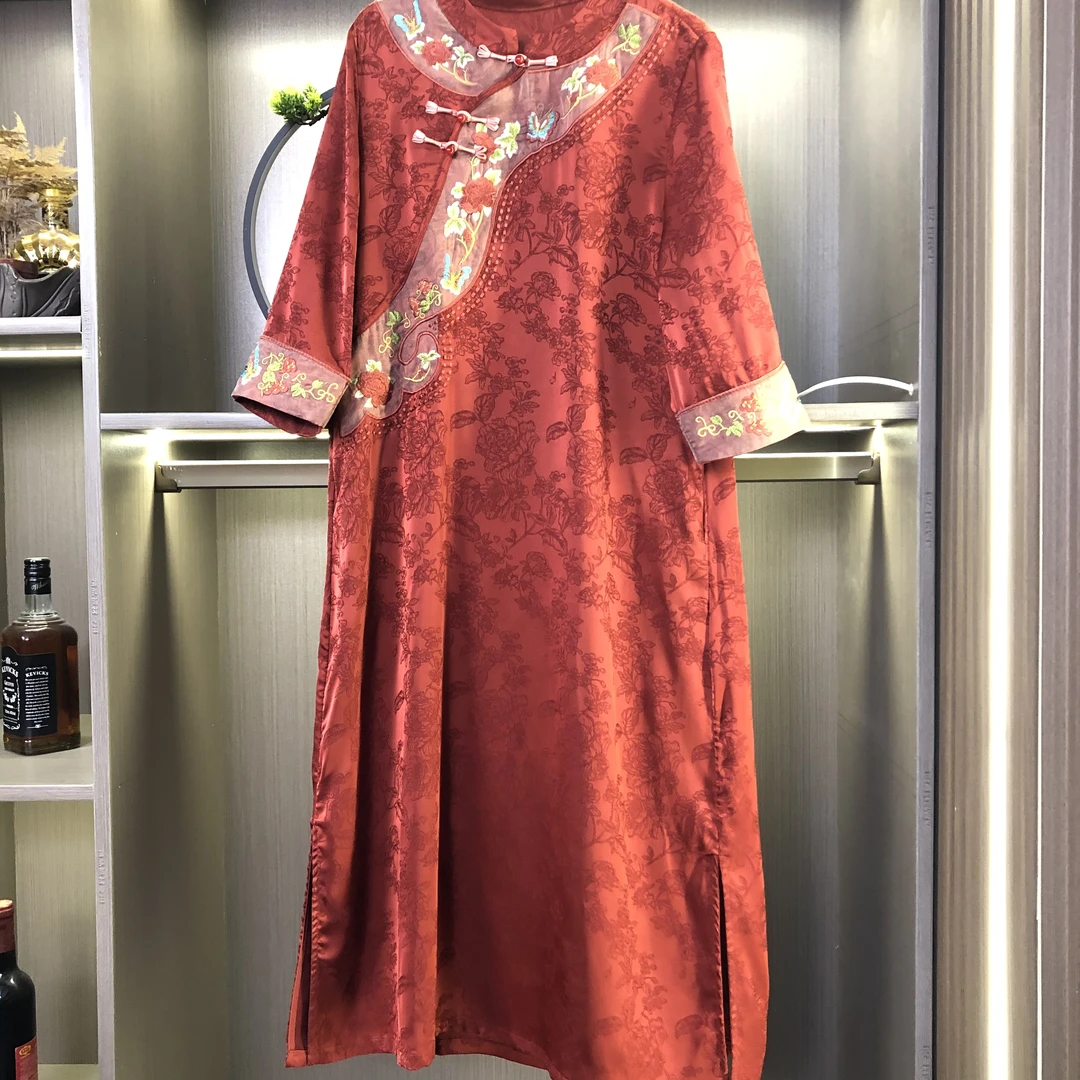 2025年新款国风刺绣绣花高贵典雅气质百搭连衣裙4