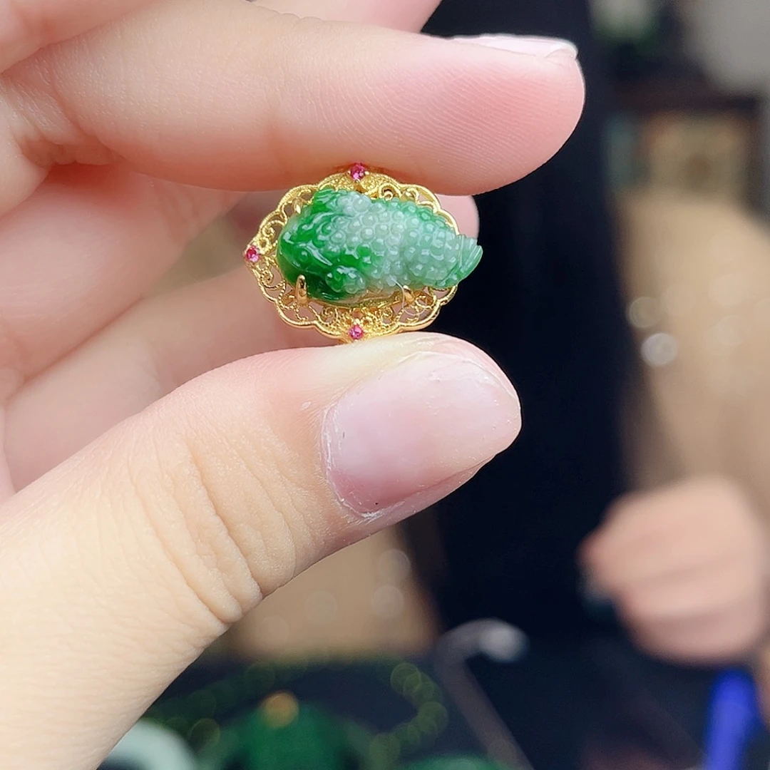 颈饰未镶嵌翡翠多样性