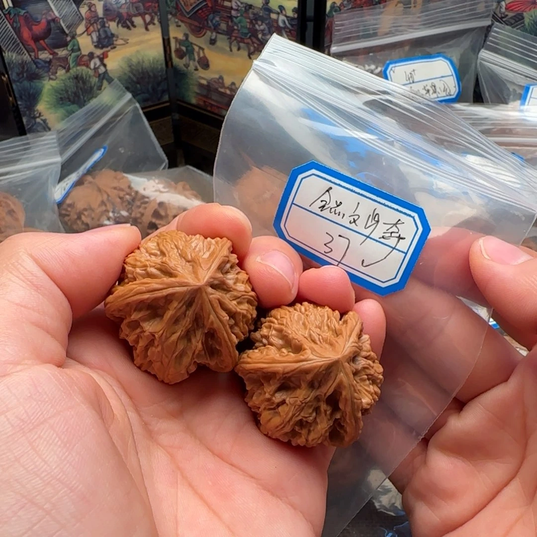 文玩核桃把件和***过发发发