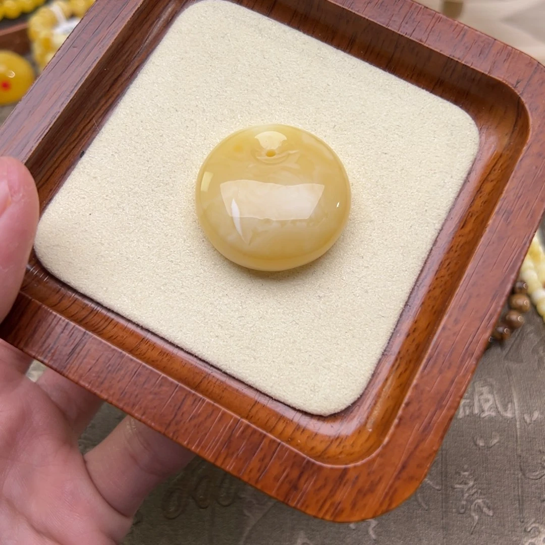 琥珀裸石未镶嵌琥珀裸石未镶嵌195