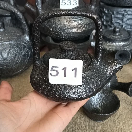 荥经黑砂小提梁壶容量170毫升左右壶身轻微擦痕