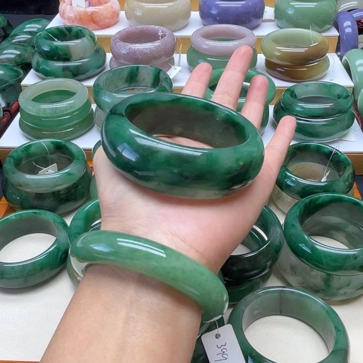 石英质玉（非洲翠）未镶嵌手镯