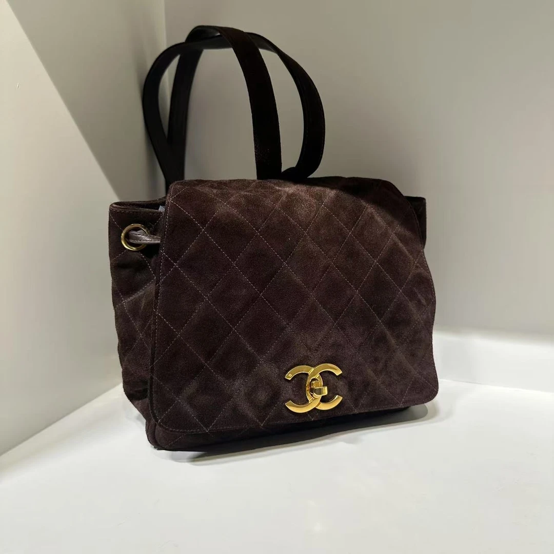 95新 Chanel/香奈儿 HIHI/棕色金扣麂皮双肩包 3开6880524