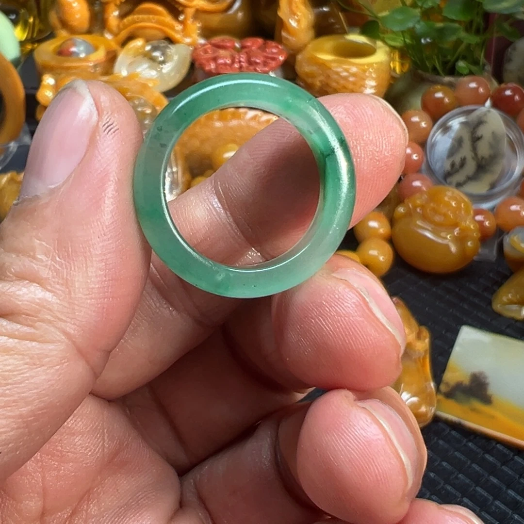 石英质玉未镶嵌颈饰