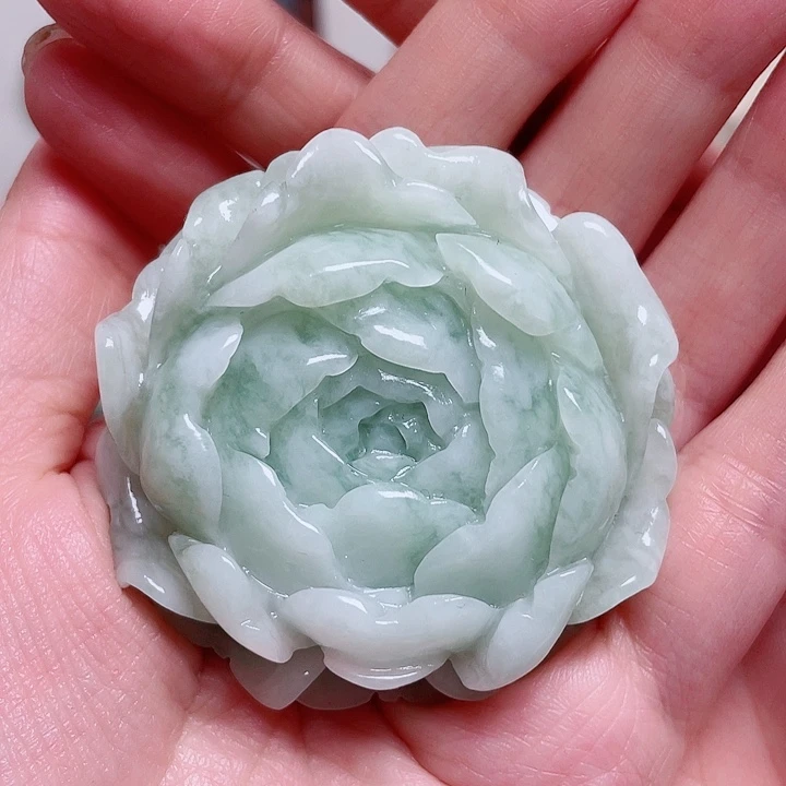 透闪石-蛇纹石玉未镶嵌颈饰鳯*