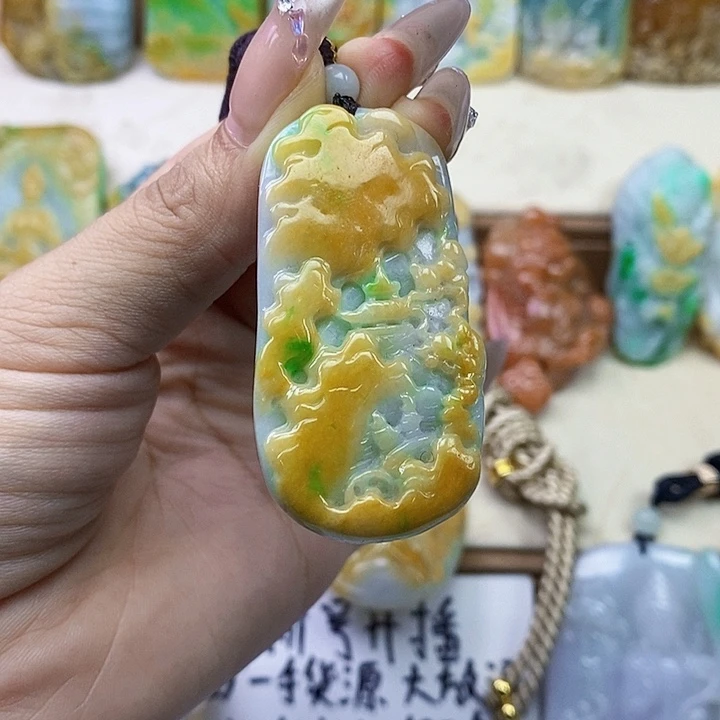 翡翠未镶嵌颈饰翡翠