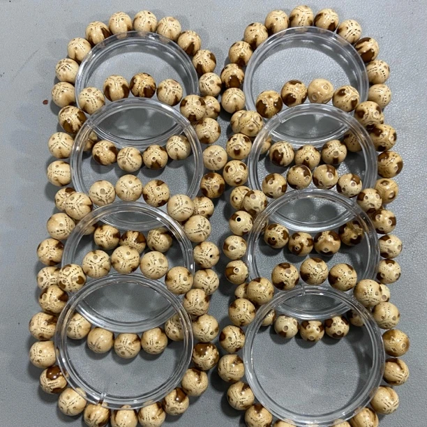 B648紫金鼠熊猫眼火焰纹圆珠手串(天然材质底色花纹多样发其一)