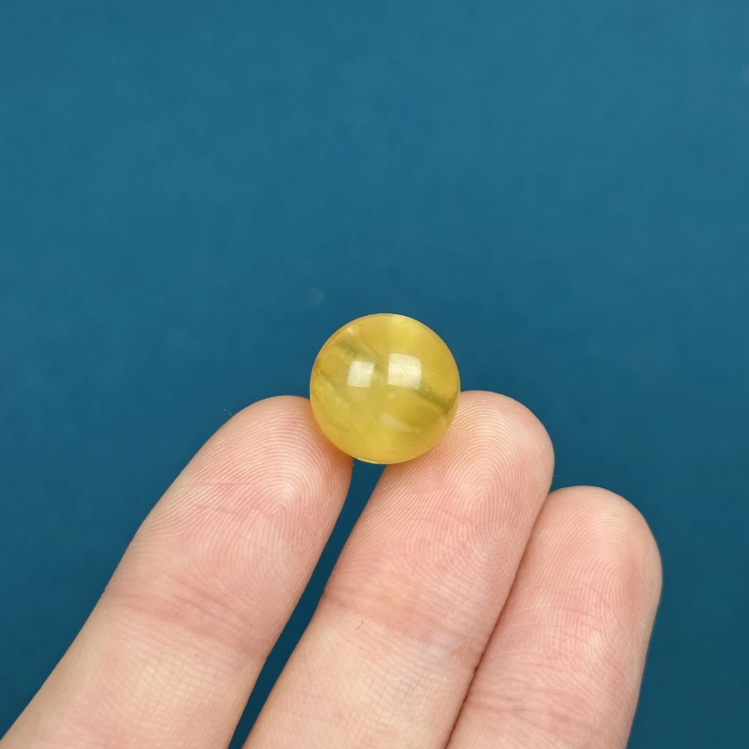 A8079天然原矿蜜蜡 鸡油黄圆珠【微微瑕】13.3mm支持复检假一罚十