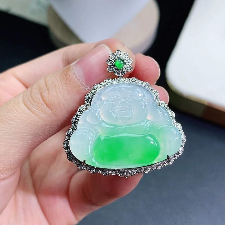 翡翠18K金镶嵌颈饰佛公