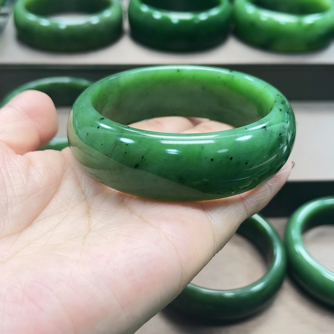 和田玉（碧玉）未镶嵌手镯