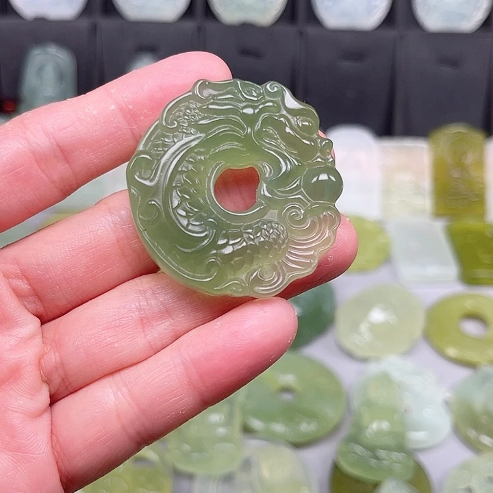 未镶嵌岫玉吊坠(赠链)天**云