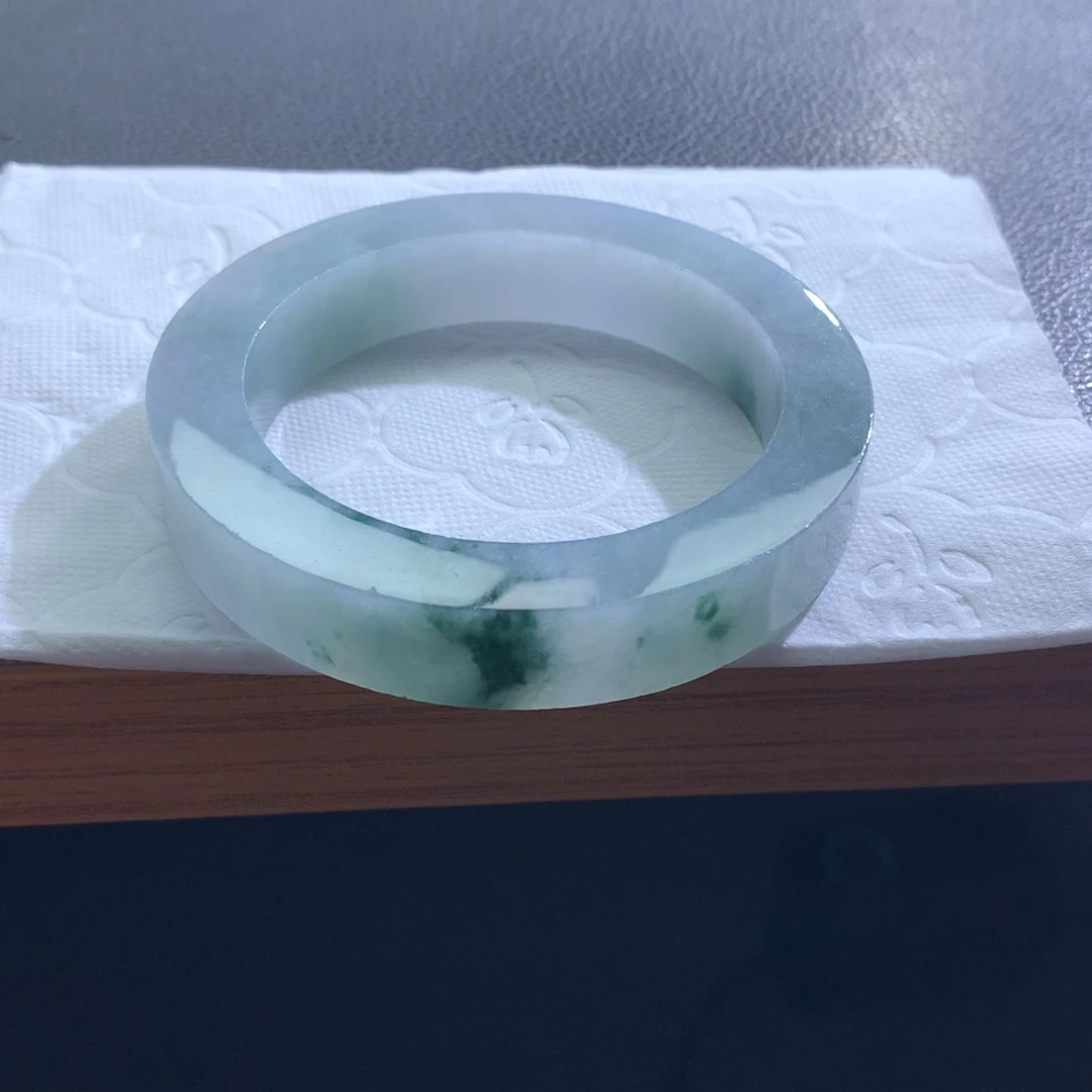 定制翡翠未镶嵌翡翠手镯