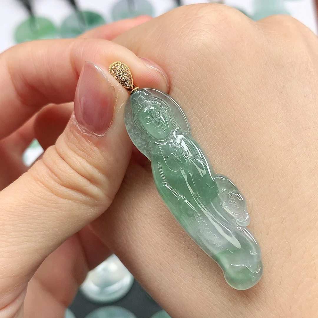 翡翠颈饰18K金镶嵌观音