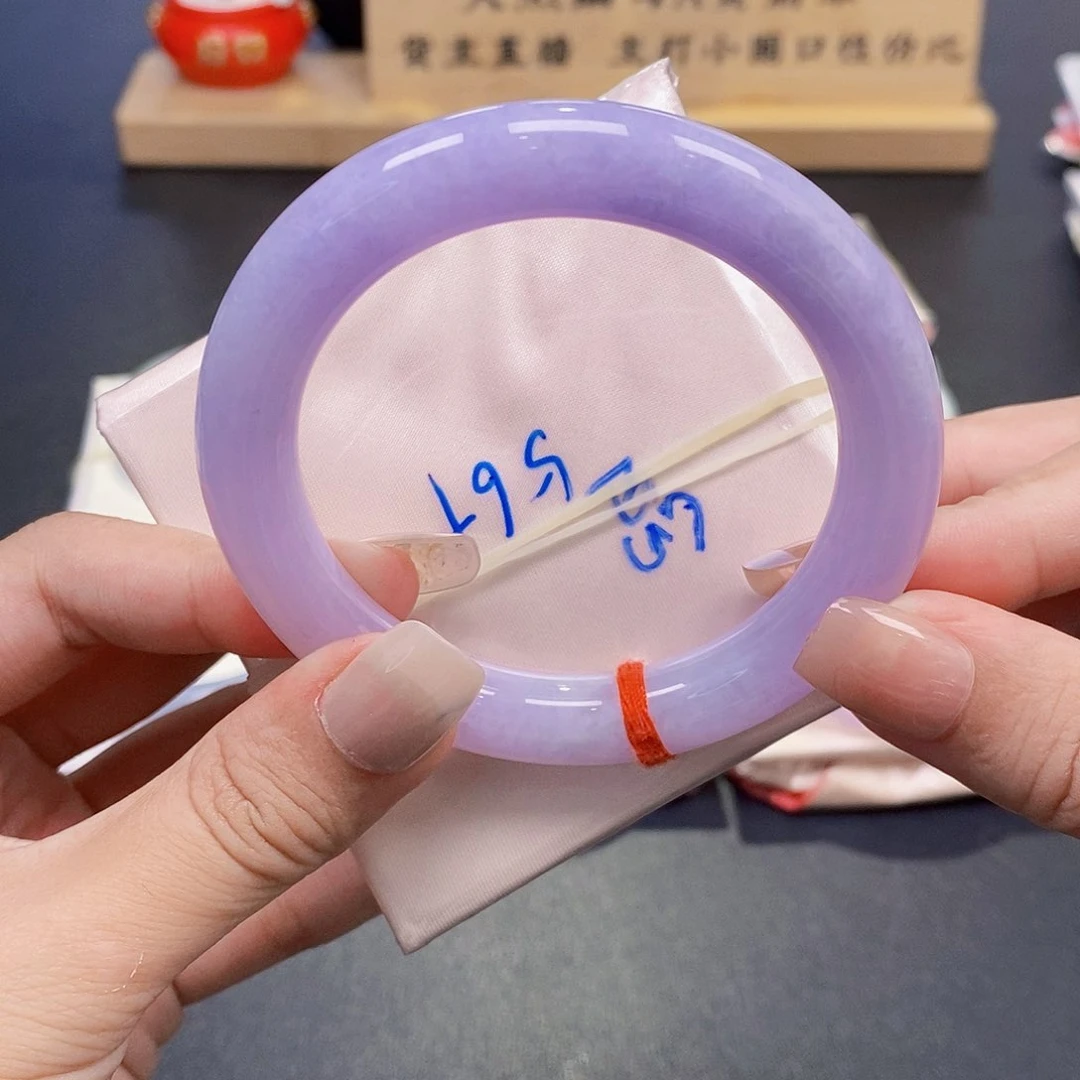 翡翠手镯未镶嵌56圈口