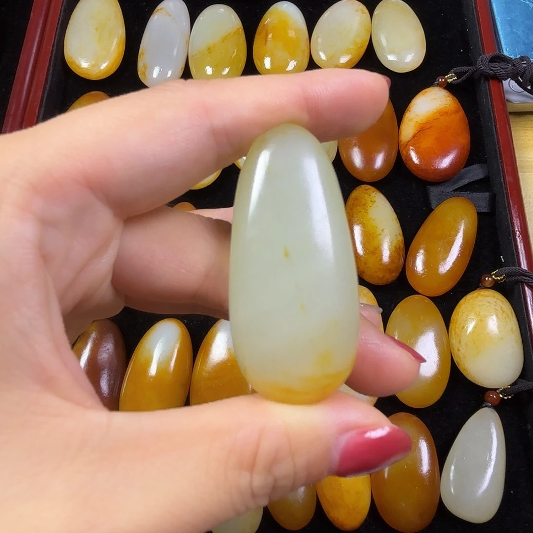 清***型和田玉未镶嵌颈饰