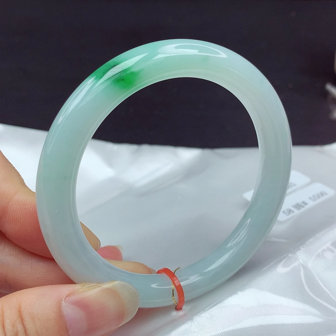 翡翠手镯未镶嵌58圆+585