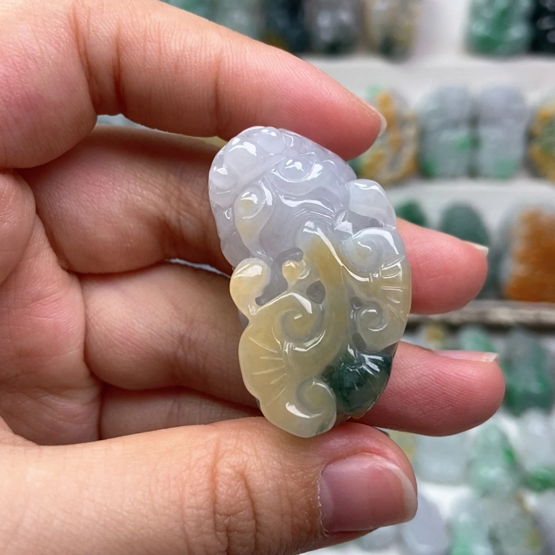 翡翠未镶嵌吊坠(赠链)
