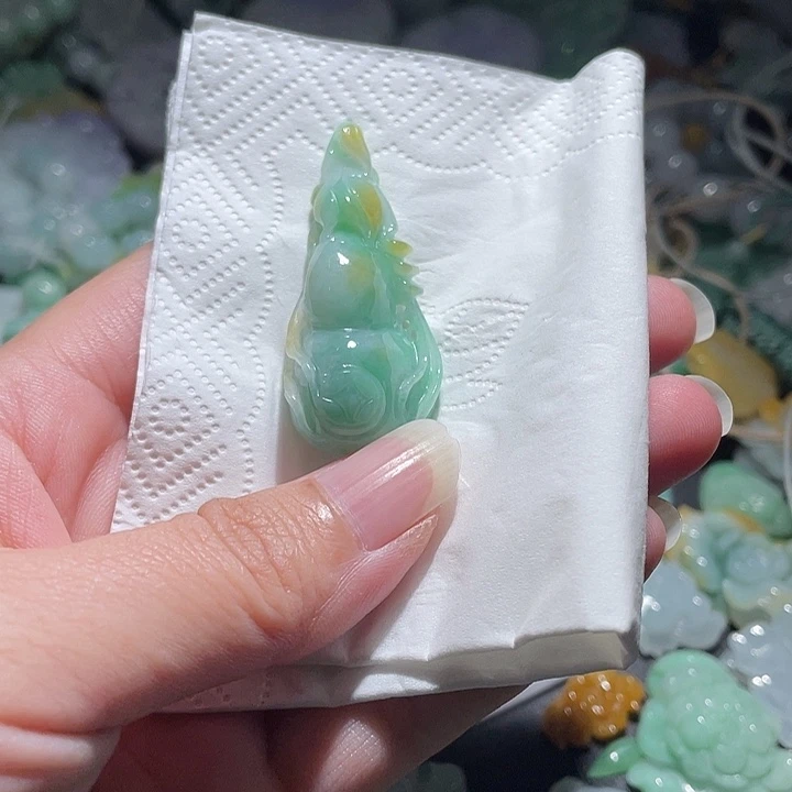 颈饰未镶嵌翡翠天