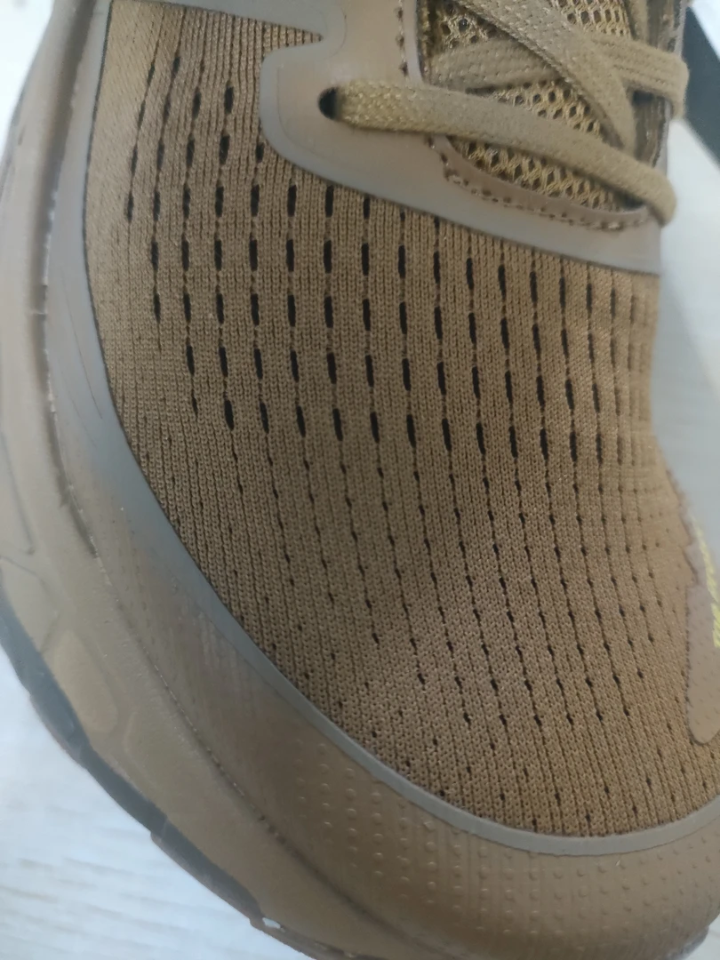 牛掰家大字母运动跑鞋